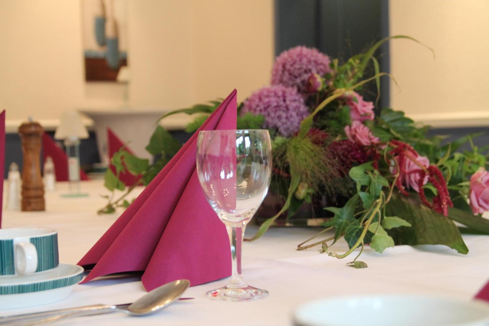 Smart Hostel By Landgasthof Velber 24H7D Seelze Buitenkant foto