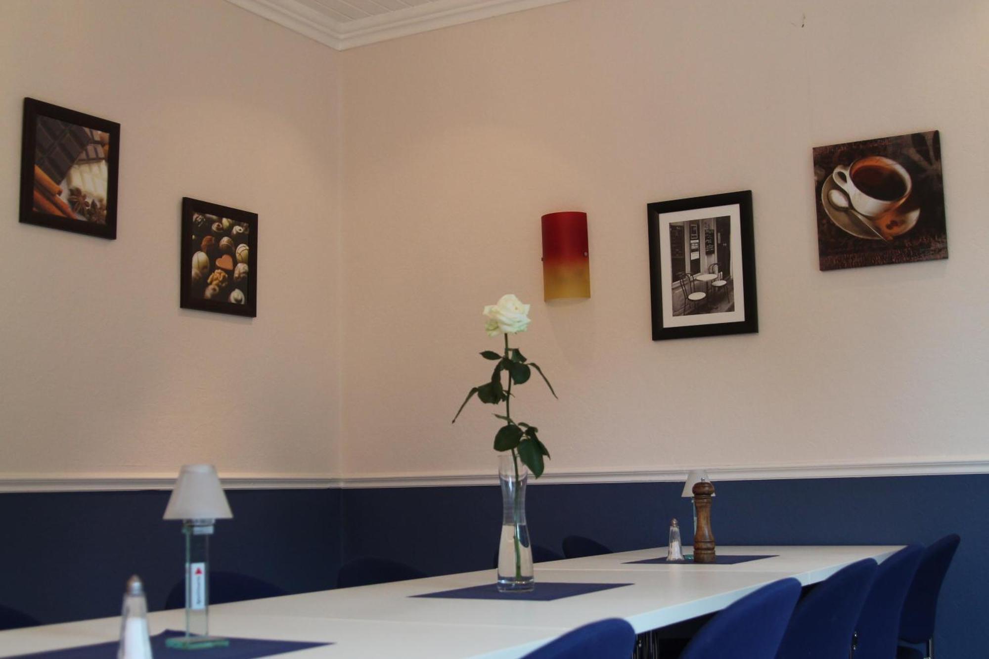 Smart Hostel By Landgasthof Velber 24H7D Seelze Buitenkant foto